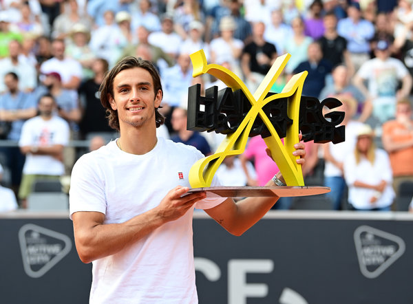 与中场控制 与中场控制