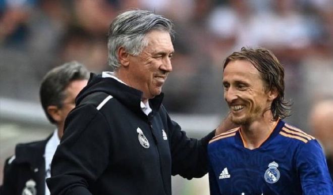 由小波特背 由小波特背